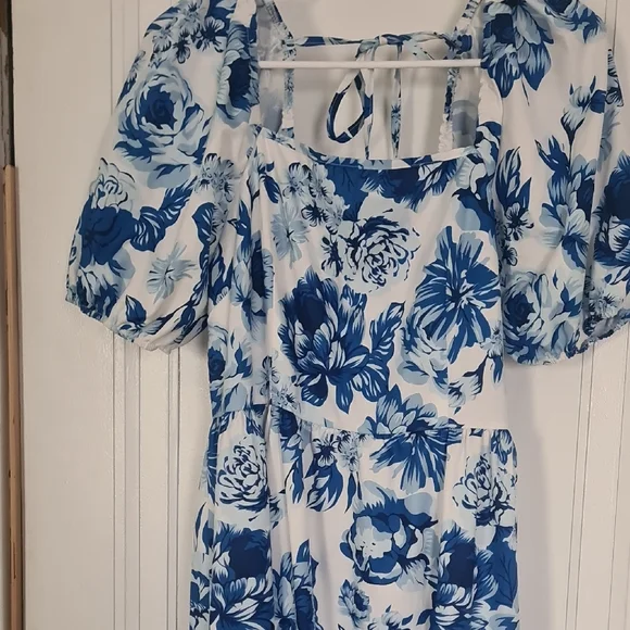 SHEIN White & Blue Floral Puff Sleeve Maxi Dress - Picture 2 of 2